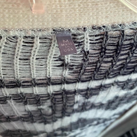 Sweater - Picture 3 of 4